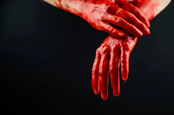 Жіночі Руки Крові Чорному Тлі — стокове фото