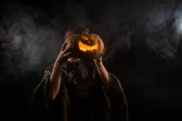 Dyniowy Jack Latarni Zamiast Głowy Kobiety Halloween — Zdjęcie stockowe