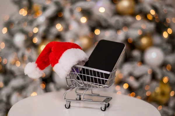 Смартфон Чорним Екраном Візку Покупок Інтернет Магазин Різдвяних Подарунків — стокове фото