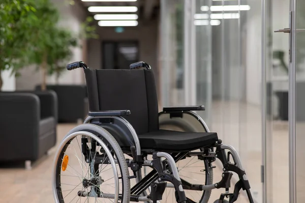 Empty Wheelchair Hallway Office — Stock Photo, Image