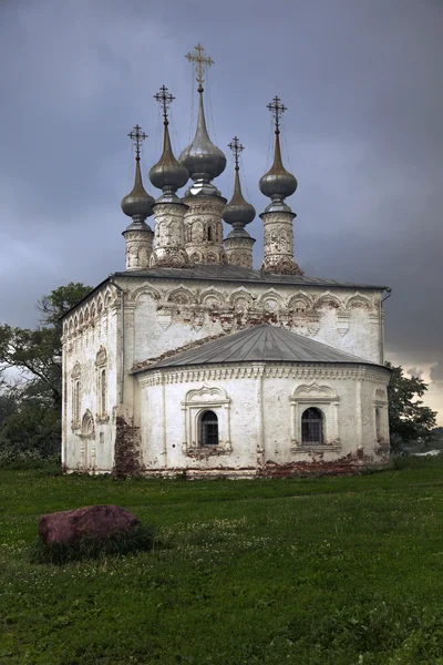 Petropavlovskaya церква в місті Suzdal — стокове фото