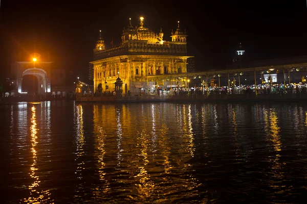 Golden Temple at night — Stock Photo, Image