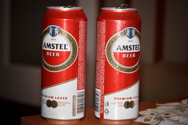 Amstel bira kutuları