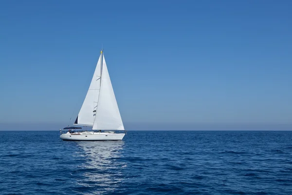 Racing yacht — Stock Photo, Image