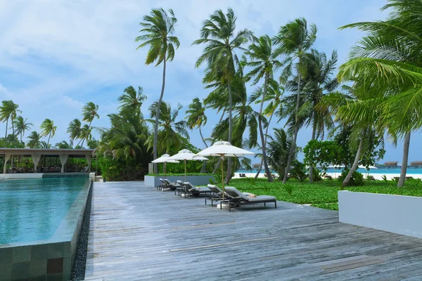 Swimming pools beach resorts, Maldives Island — Stock Photo, Image