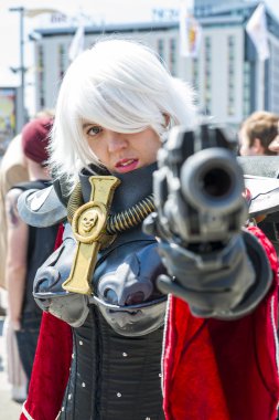 London, İngiltere - 26 Mayıs: battle cosplayer pointi rahibesi warhammer