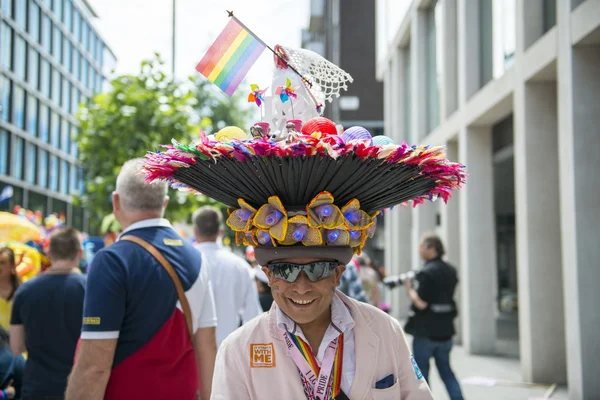 London, UK - 29. Juni: Teilnehmerin bei der Gay Pride posiert für Pi — Stockfoto