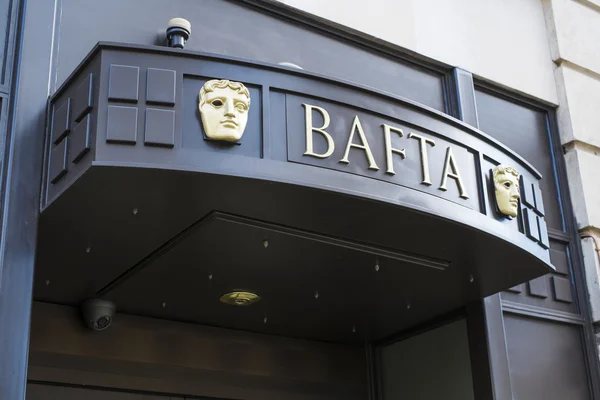 LONDRES, Reino Unido - 14 DE MARZO: Detalle de la entrada del BAFTA en Piccadilly. T —  Fotos de Stock