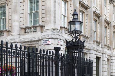 Downing sokak kapıları