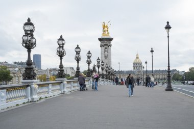 Paris, Fransa - 20 Ekim: pont des Invalides nörölojisi des ile 