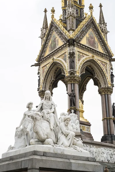 London, Verenigd Koninkrijk - 14 september: detail van een van de vier belangrijkste standbeeld — Stockfoto