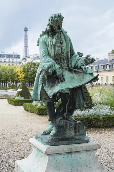 PARIS, FRANCE - OCTOBER 20: Statue of Jules Hardouin-Mansart, ar — Stock Photo, Image