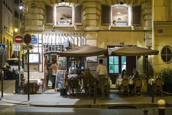 Paris, FRANCE - OCTOBER 19: Night shot of restaurant Au Port Sal — Stock Photo, Image