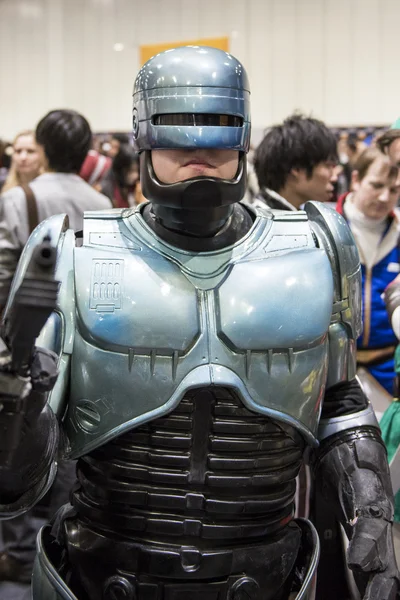 LONDRES, Reino Unido - OUTUBRO 26: Cosplayer vestido de Robocop para o Co — Fotografia de Stock