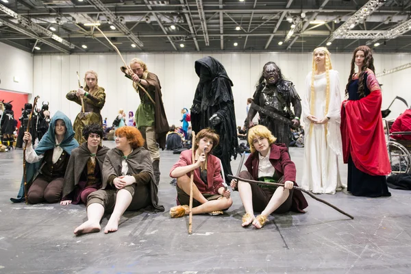 Cosplayers travestiti da personaggi del film Hobbit — Foto Stock