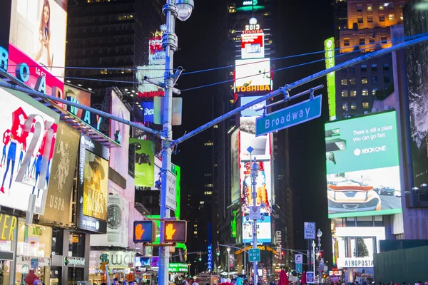 NEW YORK, AS - NOVEMBER 22: Busy Times Square di malam hari. November — Stok Foto