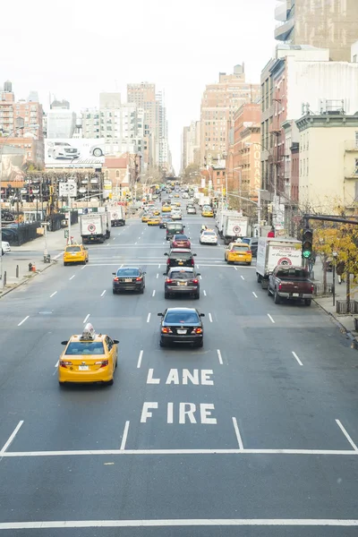 NEW YORK, US - NOVEMBER 23: High angle shot of busy tenth street — Stock Photo, Image