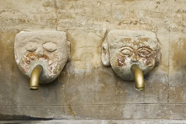 Fuente de cabeza humana — Foto de Stock