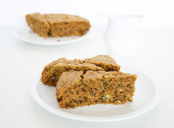 Homemade carrot cake, sliced cake — Stock Photo, Image