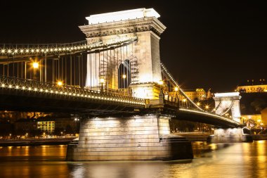 Budapeşte zincir köprü