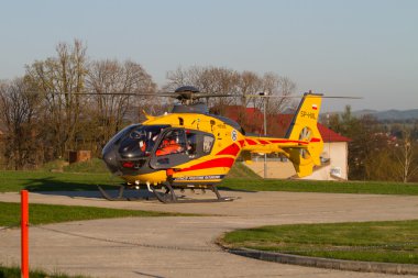 Acil helikopter