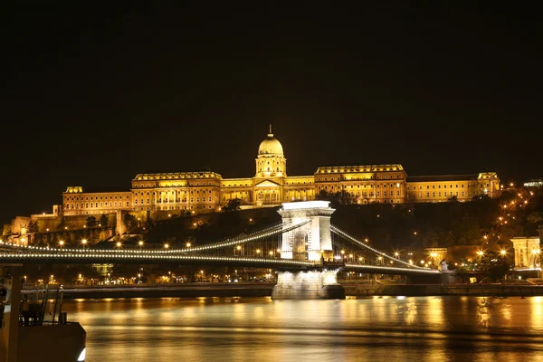 Budapest chain bridge — Stockfoto