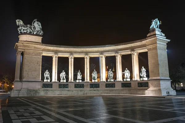 Budapeşte Kahramanlar Meydanı — Stok fotoğraf