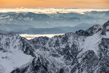 Tatrzanska Lomnica 'dan Tatry dağlarında güzel bir manzara