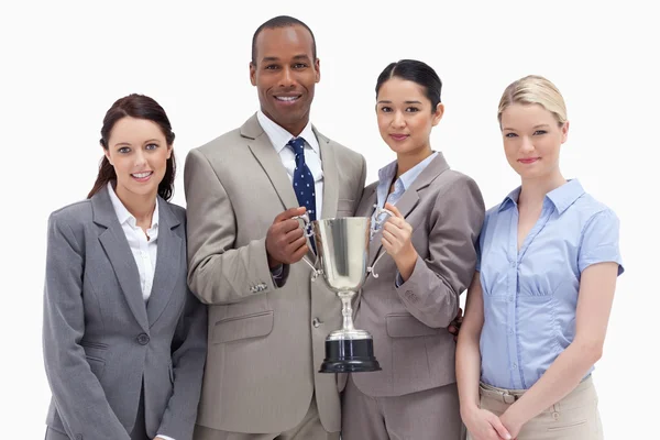 Nahaufnahme eines Geschäftsteams, das eine Tasse in der Hand hält — Stockfoto