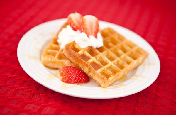 Half cut strawberry and whipped cream — Stock Photo, Image