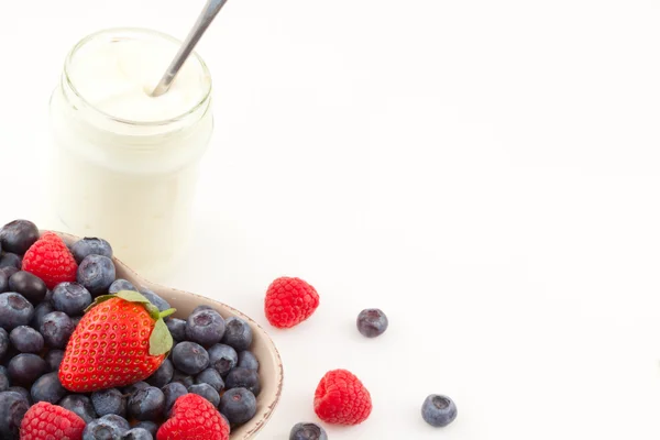 Yogur y bayas — Foto de Stock