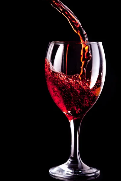Wijn glas wordt gevuld — Stockfoto