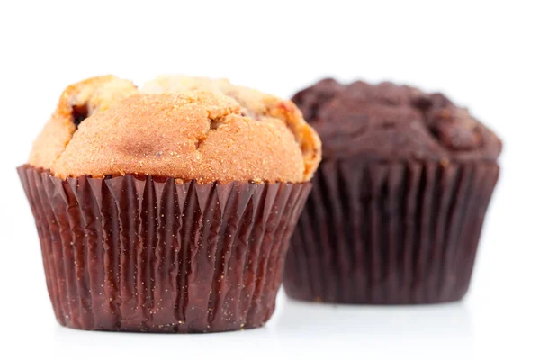 Nahaufnahme von frisch gebackenen Muffins nebeneinander — Stockfoto