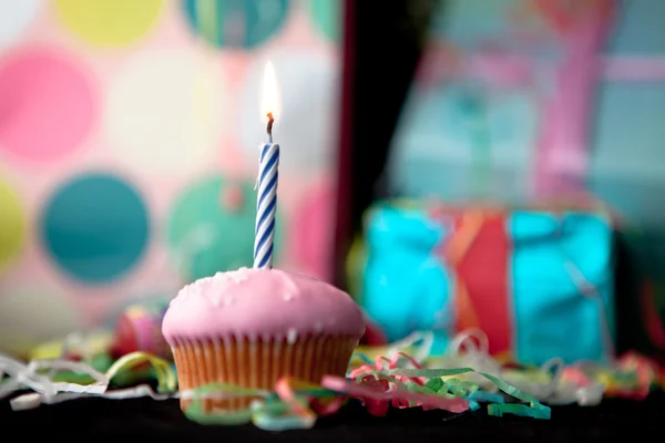 Birthday cup cake — Stock Photo, Image
