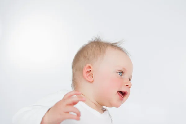 Feliz bebê bonito sendo realizada — Fotografia de Stock