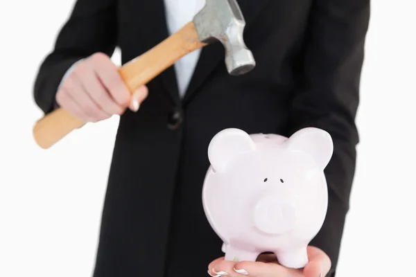 Piggy bank zal breken met een hamer — Stockfoto