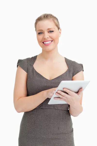 Frau mit digitalem Computer — Stockfoto