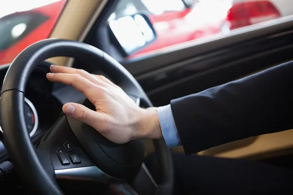 Man honking the horn — Stock Photo, Image