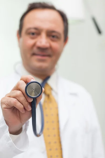 Dokter met een stethoscoop — Stockfoto