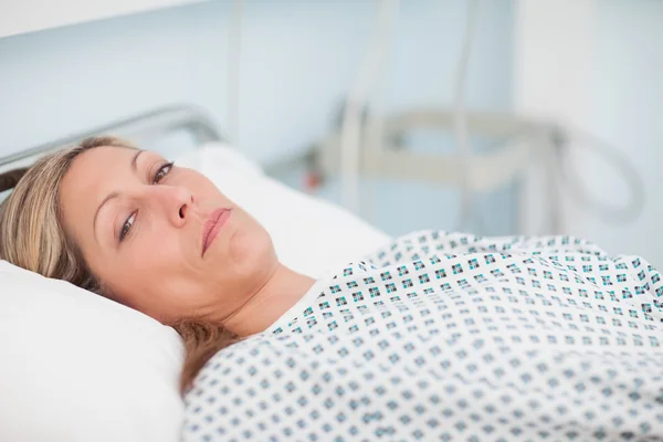 Female patient looking at camera — Stock Photo, Image