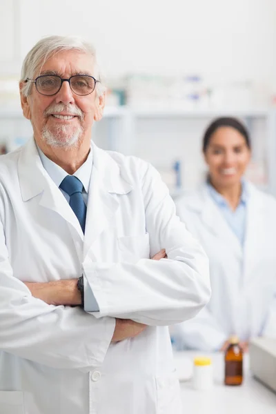Male pharmacist looking at camera — Stock Photo, Image
