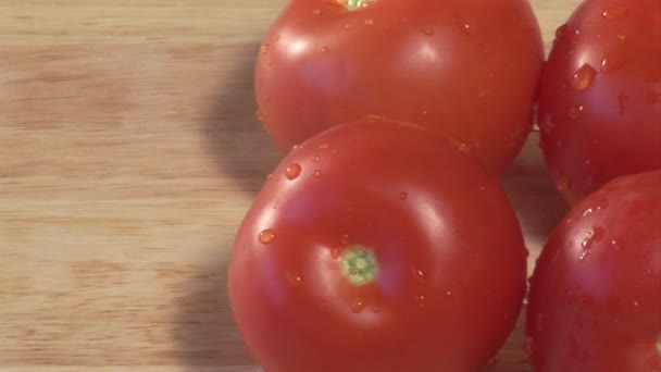 Stock Vídeo de tomates filmado no estúdio — Vídeo de Stock