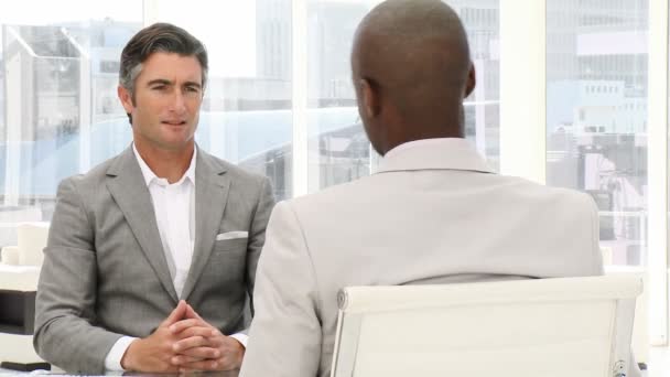 Homme d'affaires lors d'un entretien d'embauche — Video