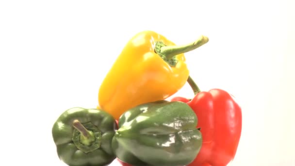 Cluster van chilipepers — Stockvideo