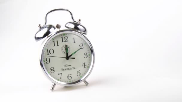 Imágenes del reloj de alarma. Concepto de paso del tiempo — Vídeos de Stock