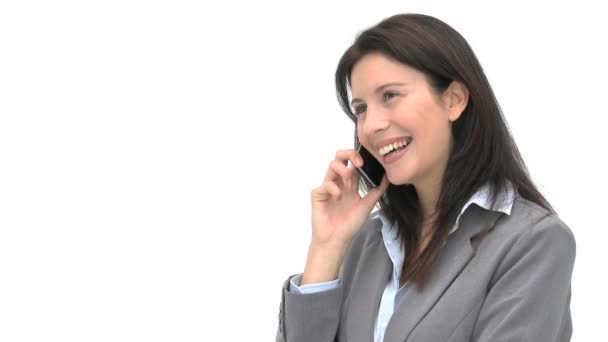 Femme souriante parlant au téléphone — Video
