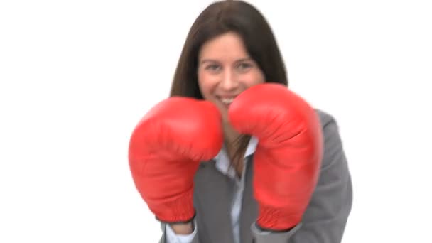 Geschäftsfrau mit Boxhandschuhen — Stockvideo