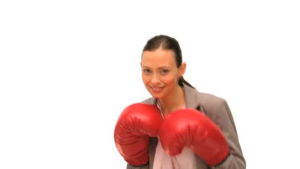 Brünette Dame mit Boxhandschuhen — Stockvideo