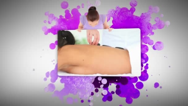 Mulher mostrando mulheres relaxando em um spa — Vídeo de Stock