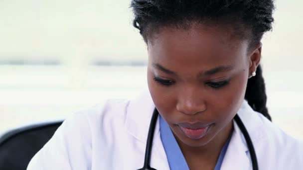 Close-up of a black female doctor — Stock Video